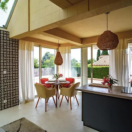 Апартаменты Le Duplex De La Morane - Piscine Privee