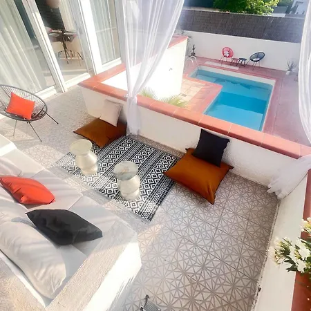 Апартаменты Le Duplex De La Morane - Piscine Privee